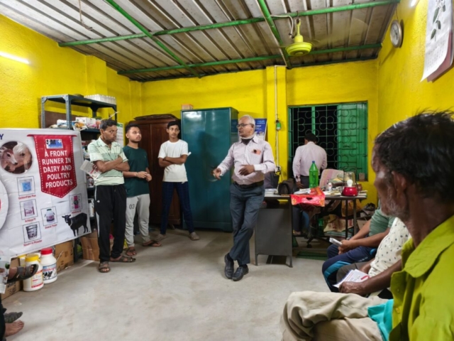 Farmer meeting in Majhdia1